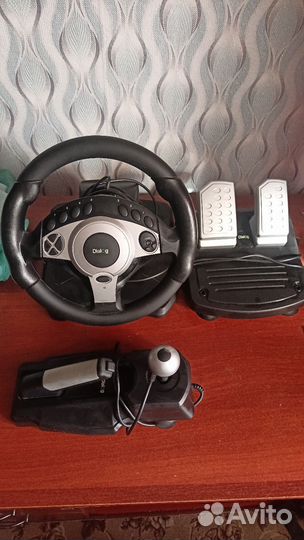 Игровой руль с педалями