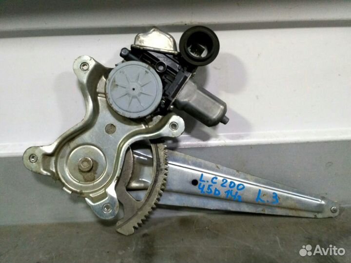 Стеклоподъемник задний Toyota Land Cruiser 200