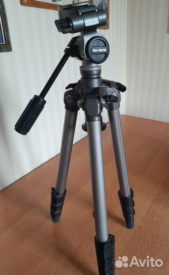 Штатив для фото и видео съемки PH157 Q