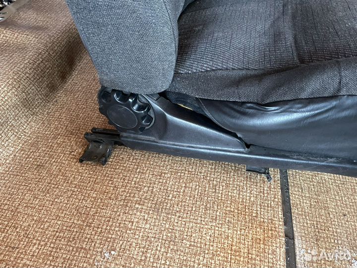 Передние сиденья