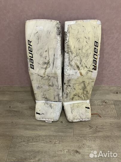 Щитки хоккейного вратаря