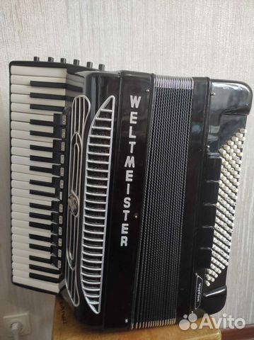 Аккордеон готововыборный на 45 клавиш