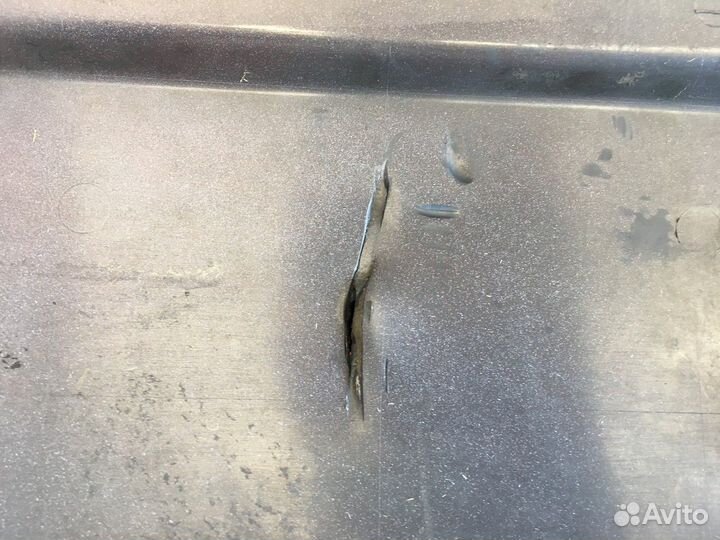 Накладка переднего бампера центральная