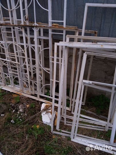 Металлическая дверь бу и др стройматериалы