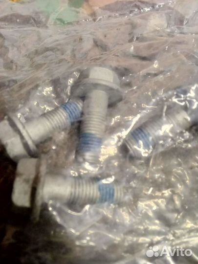 Тормозные колодки задние Форд Мондео 3