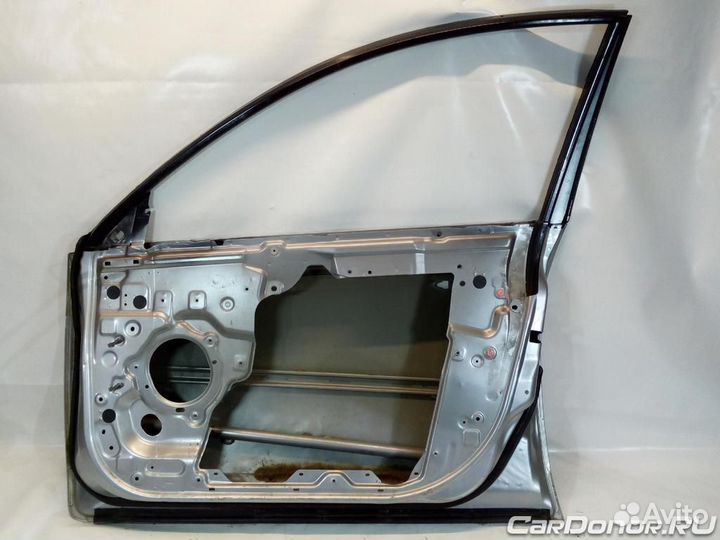 Дверь передняя правая б/у для Nissan Primera (8010