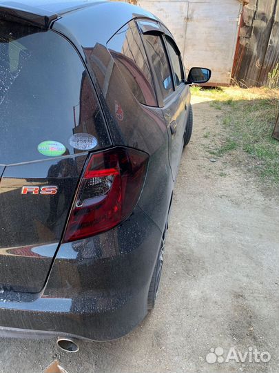 Задний фонарь левый правый Honda fit 2008-2012