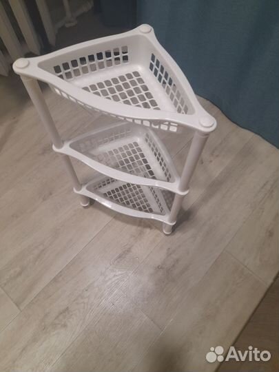 Этажерка на колесиках