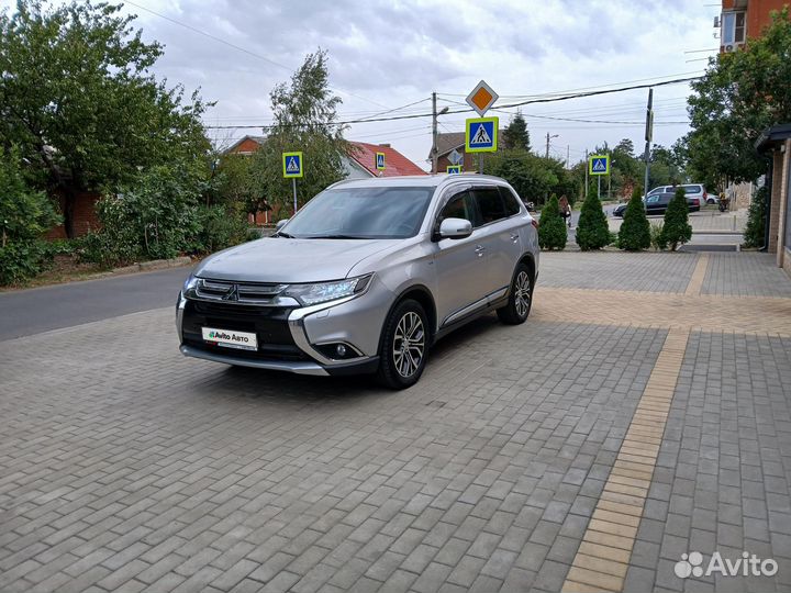 Mitsubishi Outlander 3.0 AT, 2016, 143 000 км