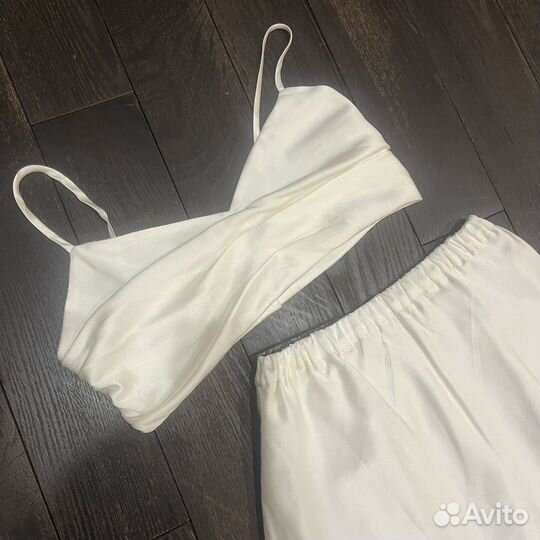 Костюм шелковый размер s