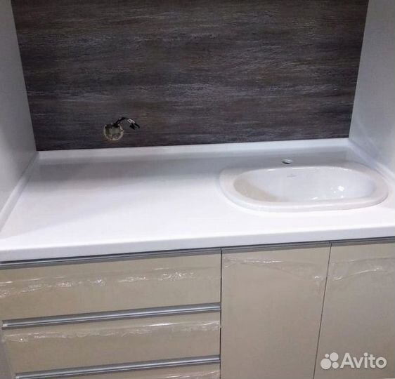 Столешница для ванной и кухни из искуственного кам
