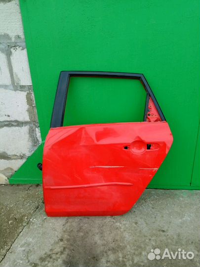 Задняя левая дверь Мазда 3 BK хэтчбек 2008год выпу