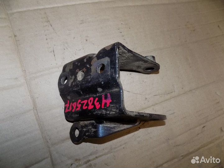 Кронштейн двигателя задний Corolla E12 2001-2006