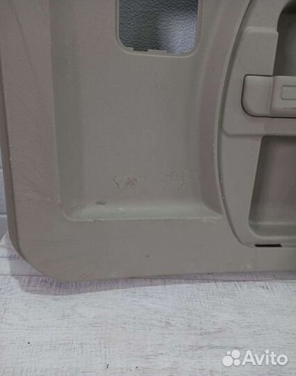 Накладка двери багажника Mitsubishi Pajero 4