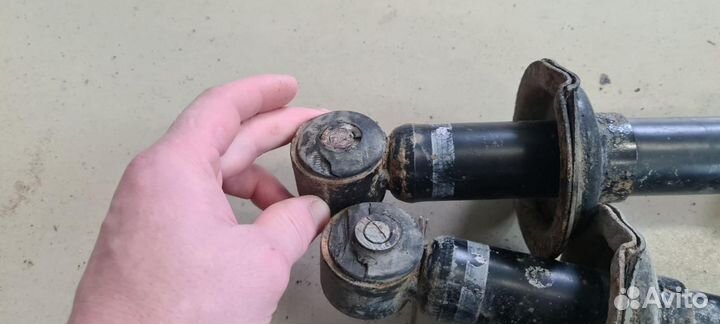 Амортизатор задний Mitsubishi Lancer 9 MN101960