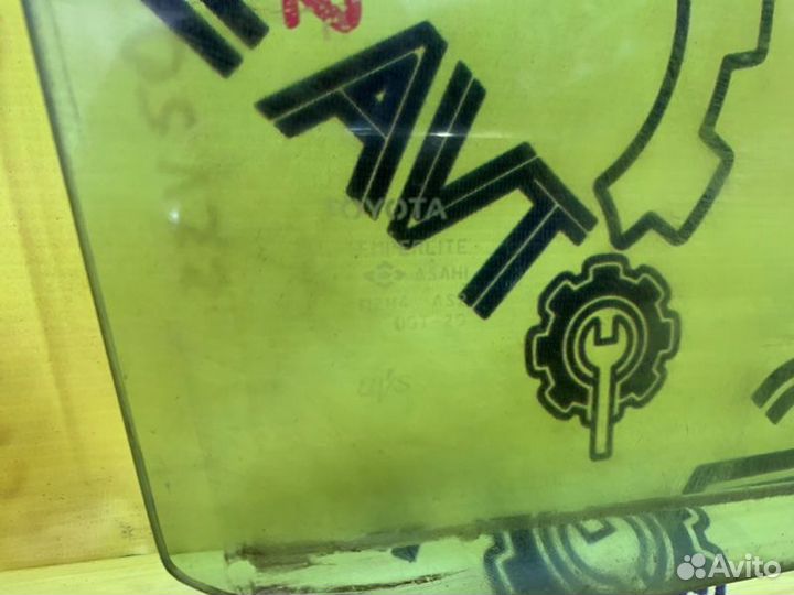 Стекло заднее правое Toyota Vista ZZV50 1ZZ-FE