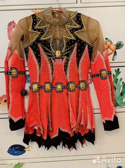 Костюм для гимнастики, танцев, фигурного катания