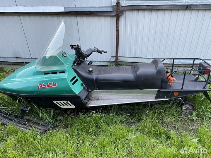 Продам снегоход рысь