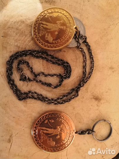 Монета брелок кулон