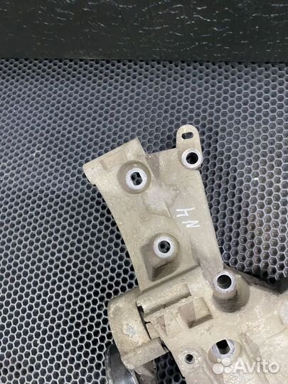 Кронштейн генератора (натяжитель) Renault megane 2