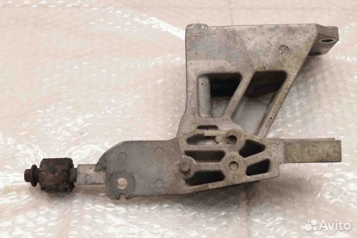 Кронштейн двигателя правый Infiniti EX35 QX50 J50