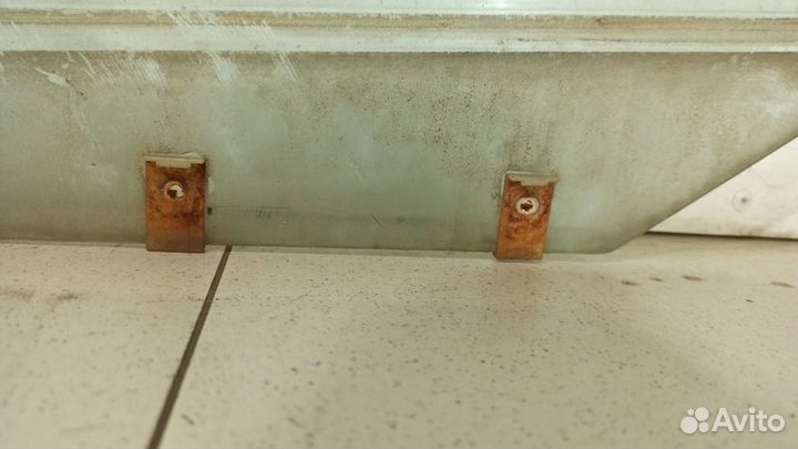 Стекло задней левой двери