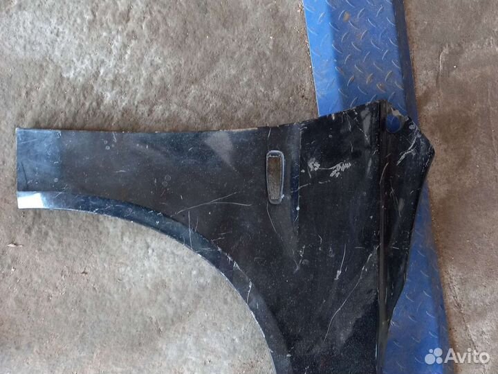 Крыло переднее правое Митсубиси Лансер 10