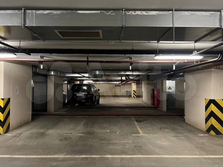 Машиноместо, 10 м²