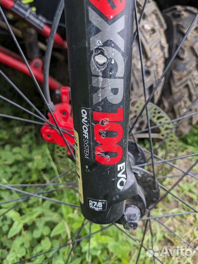 Вилка 27.5 SR Suntour XCR ход 100мм