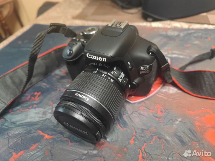 Зеркальный фотоаппарат Canon eos 600d