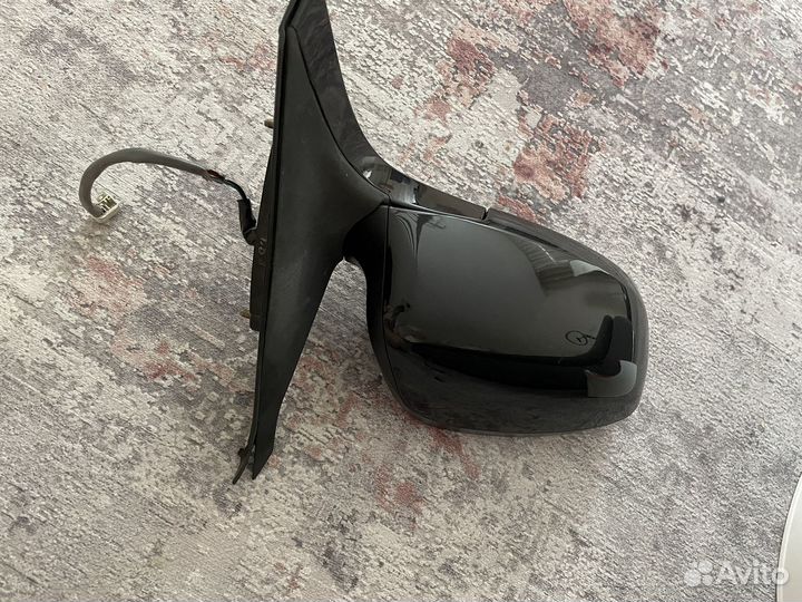 Зеркало правое Suzuki swift 2004-2010