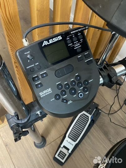 Электронные ударные alesis surge mesh kit