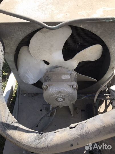 Холодильная витрина бу