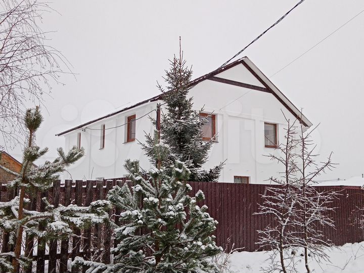 Дом 200 м² на участке 7 сот.