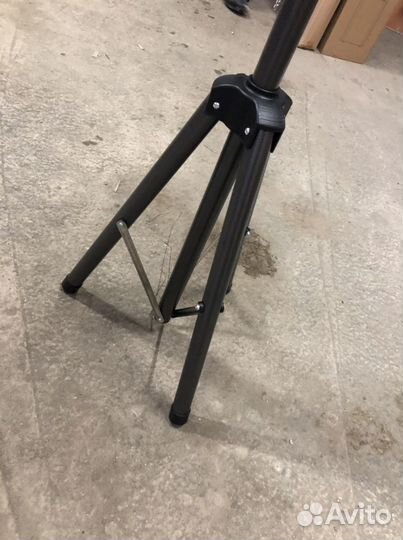 Штатив для учебной головы напольный (тренога)