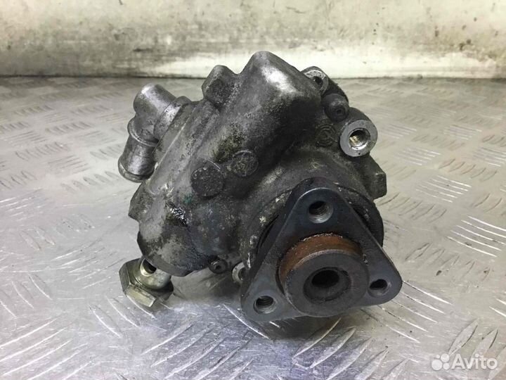 Насос гидроусилителя руля seat Toledo 8D0145156K;