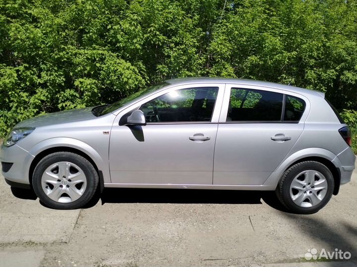 Opel Astra 1.6 AMT, 2011, 9 555 км