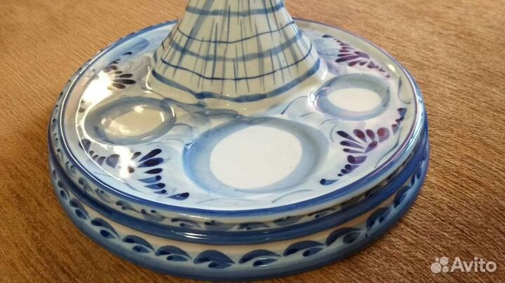 Фарфоровая статуэтка рыбак с неводом гжель