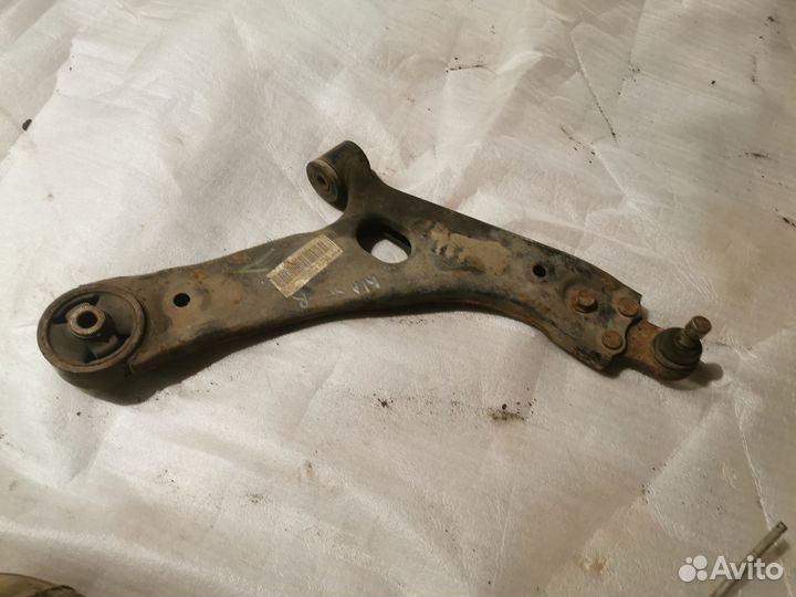 Рычаг передний правый Kia Sportage 3 SL