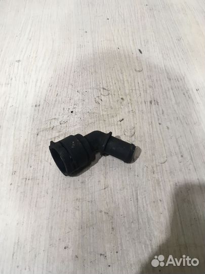 Штуцер охлаждения Ауди А4 Б5 1.6 ADP