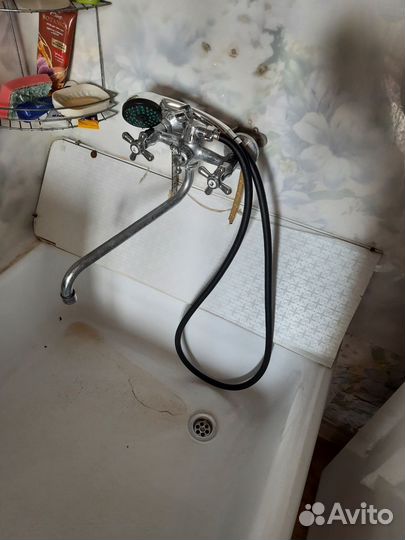 Смесители, мойка, поддон для душа