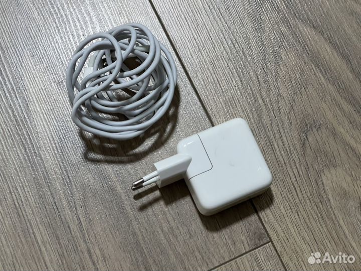 Оригинальная зарядка MacBook Air