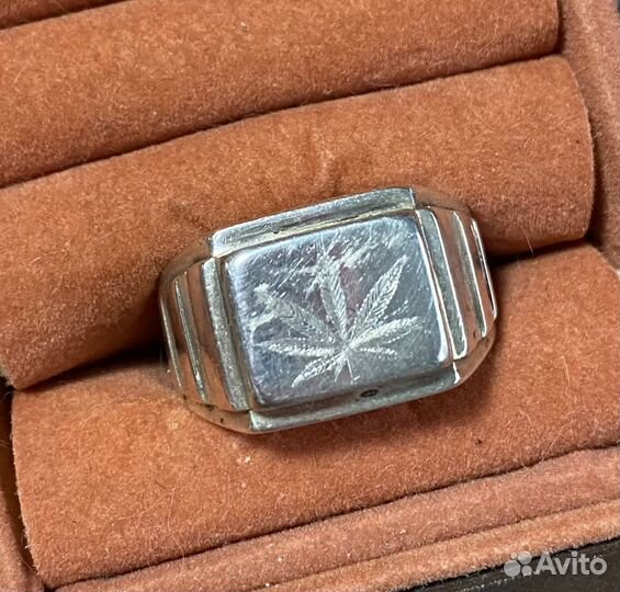 Серебряное кольцо