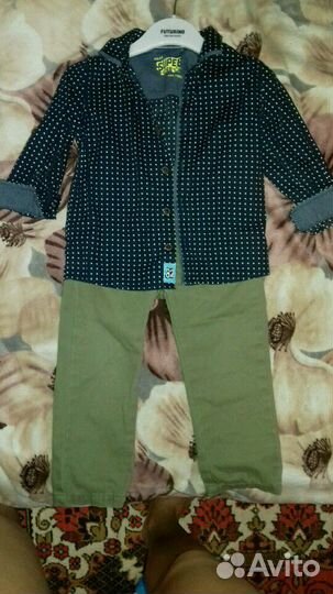 Рубашка и джинсы