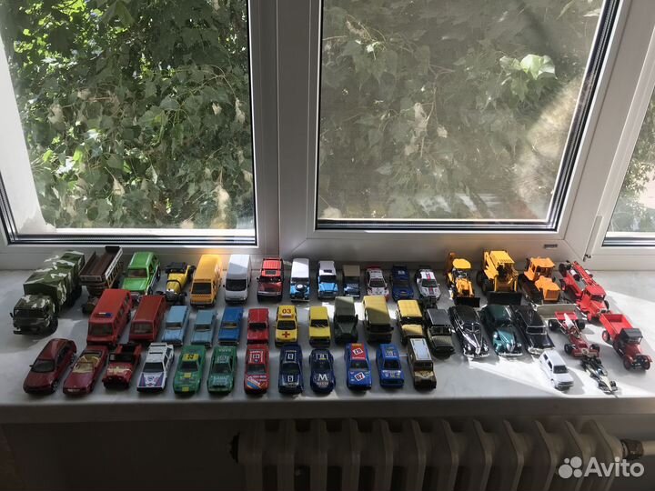 Коллекционные модели автомобилей 1:43