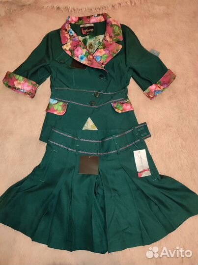 Костюм женский, размер 44