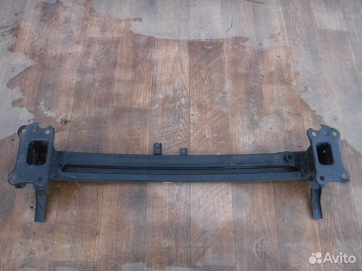 Усилитель переднего бампера hyundai Tucson 2016