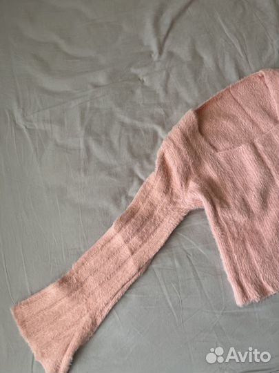 Свитер женский укороченный