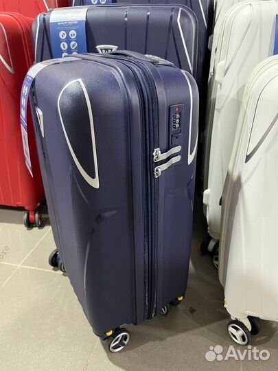 Чемодан из улучшенного полипропилена L