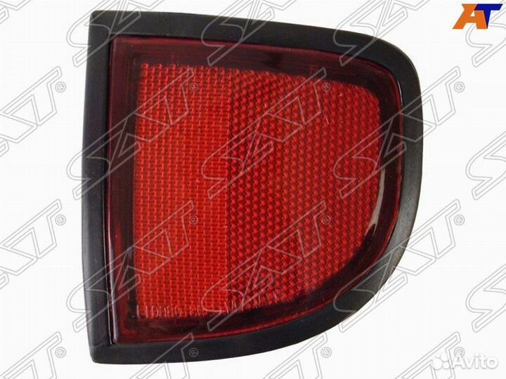 Отражатель Mitsubishi L200 07-16 / Triton 06-11